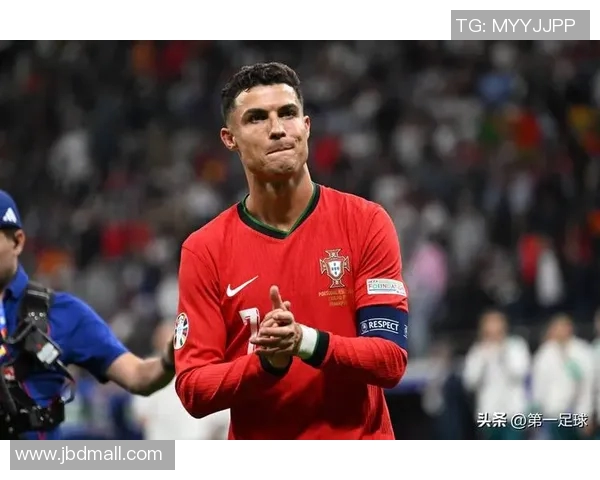 全球足球吸金王榜单揭秘：这些球星如何通过商业价值赚得盆满钵满