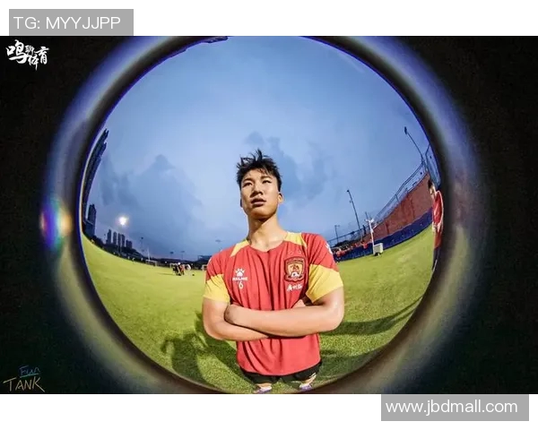 足球明星更衣室独家实拍瞬间揭示球员赛前赛后真实状态