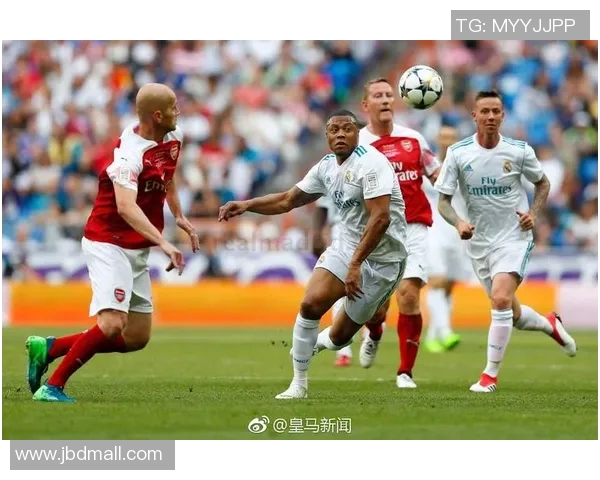 足球球星小龙带领球队逆转胜利书写赛场传奇新篇章 足球球星小龙带领球队逆转胜利书写赛场传奇新篇章